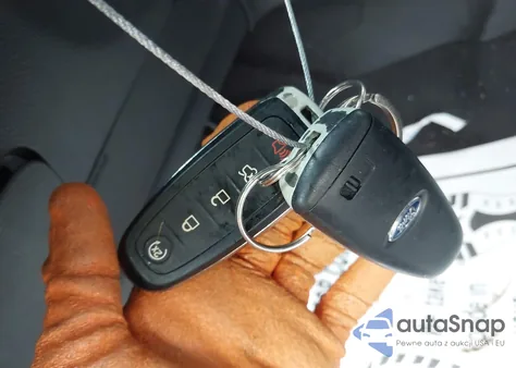 2019 Ford Escape Se z USA, uszkodzony, nr VIN 1FMCU9G98KUB14880